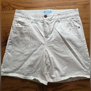 Draper James RSVP women’s white shorts-size 14- 6.25 inch inseam